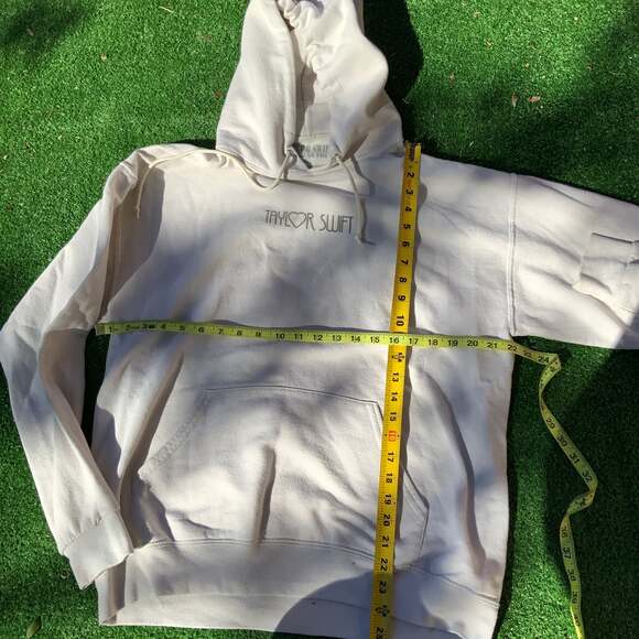 Taylor Swift Hoodie Eras Tour - Picture 2 of 4